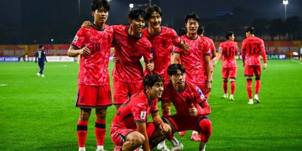 开云官网-关于亚洲杯赛场厮杀正酣，劲旅角逐争夺胜利的信息