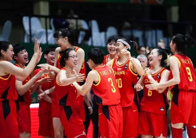 澳大利亚女篮高分击败对手，夺得冠军