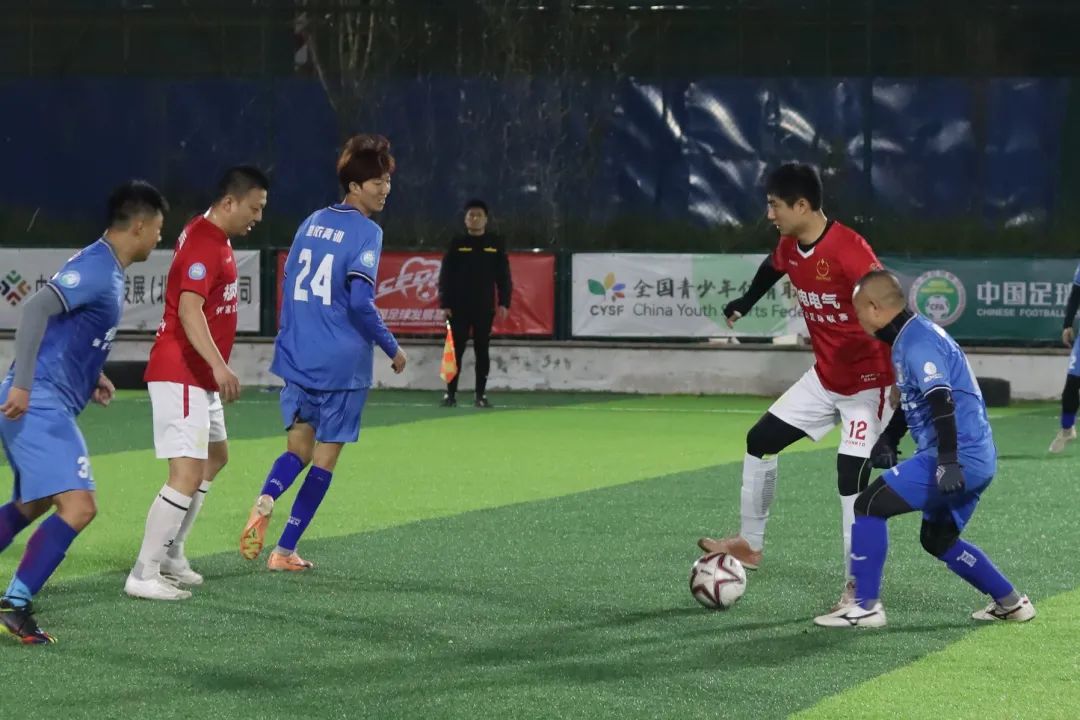 包含非洲女子篮球联赛进入白热化阶段，球员实力尽显的词条