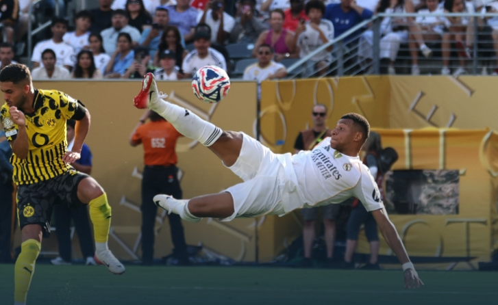 皇家马德里主场壮举，百忙中豪取三分