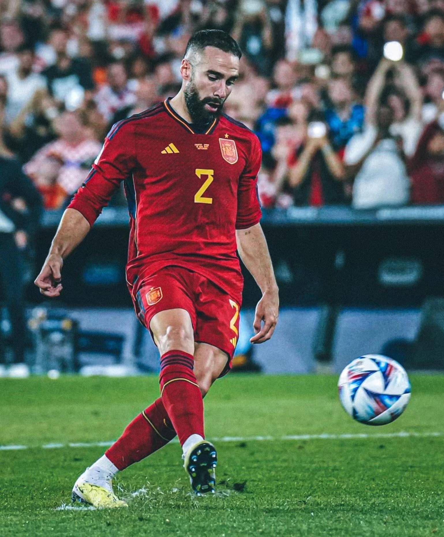 足球明星们在比赛中发挥出色