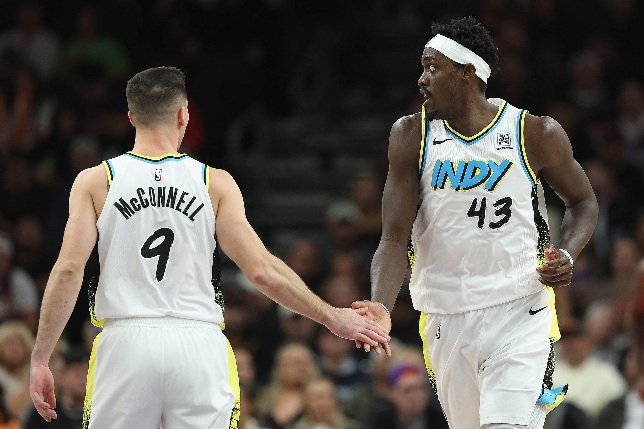 开云体育app-关于步行者轻取太阳，米切尔统治全场的信息